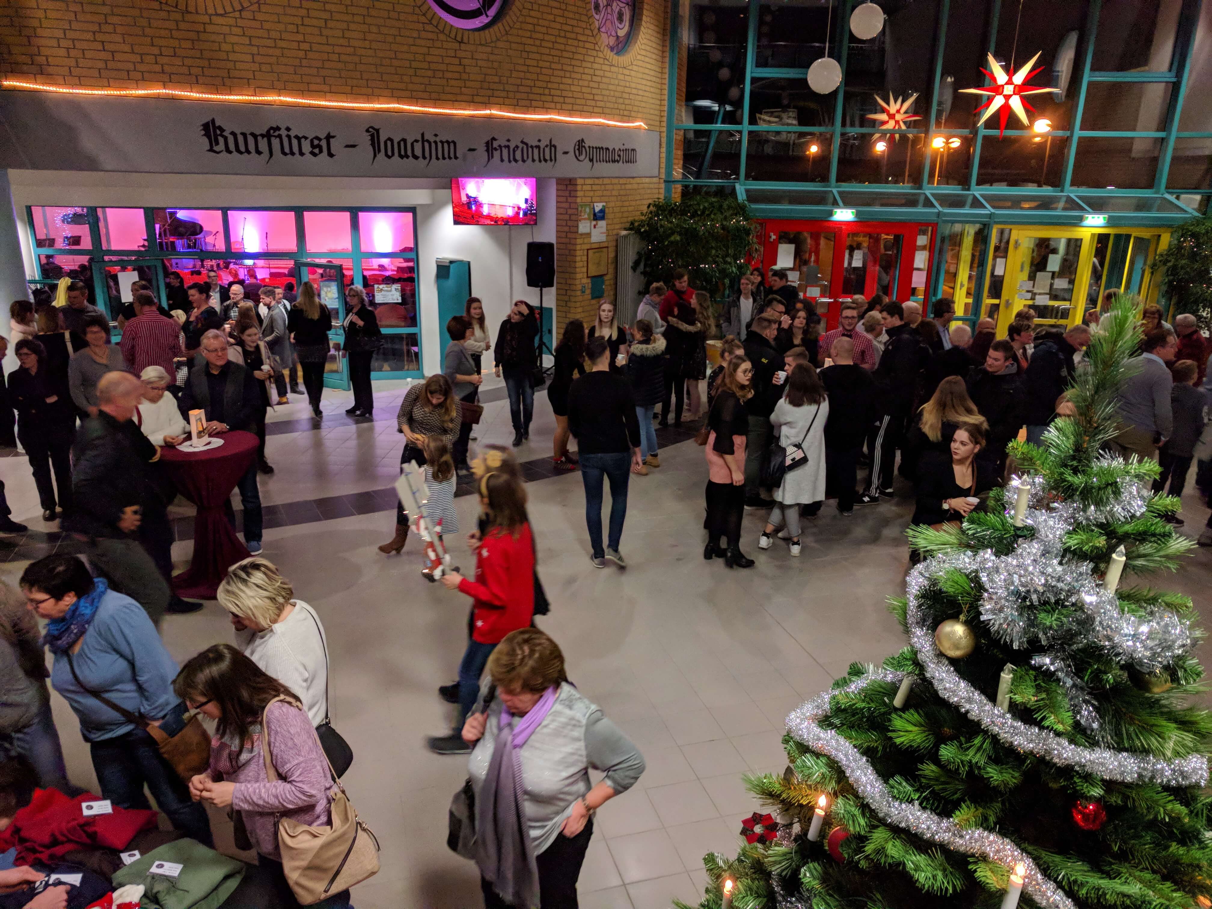 „Bald nun ist Weihnachtszeit“ – Weihnachtskonzert und Weihnachtsmarkt