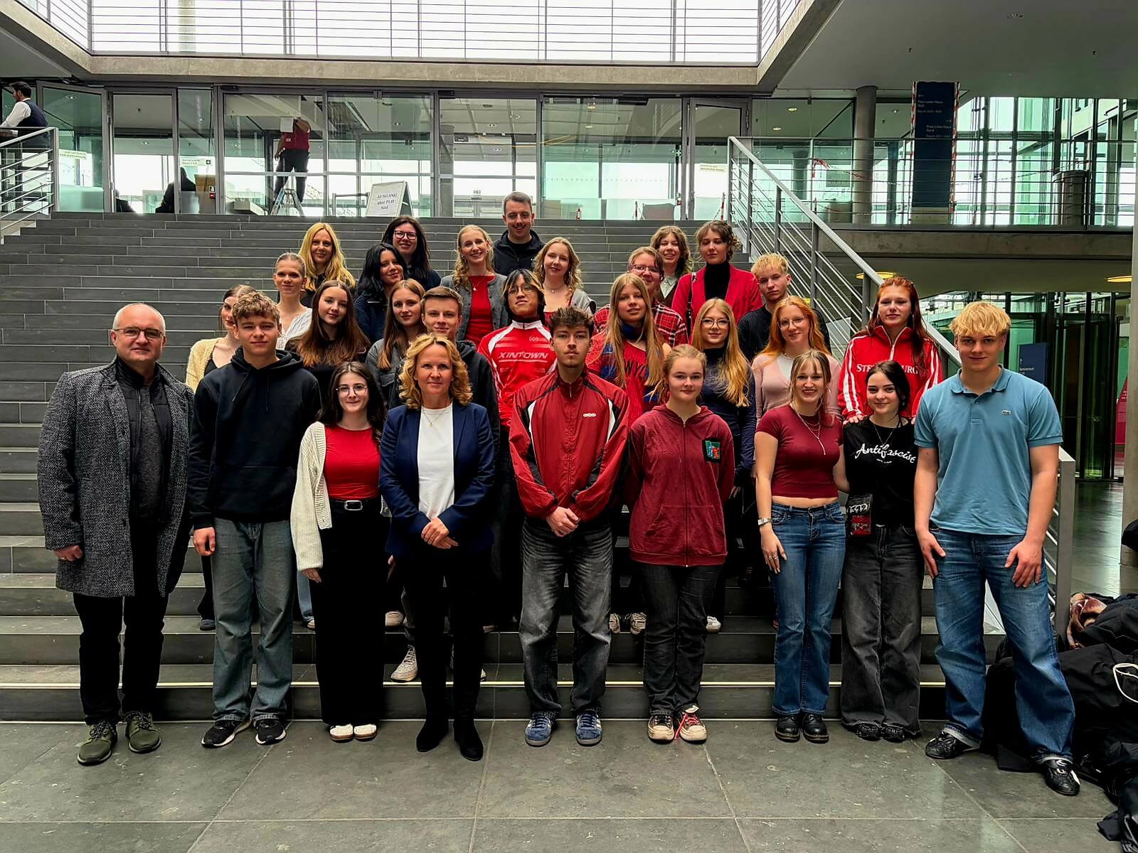Sozialkundeexkursion in den Bundestag Sozialkundeschüler Jahrgang 12